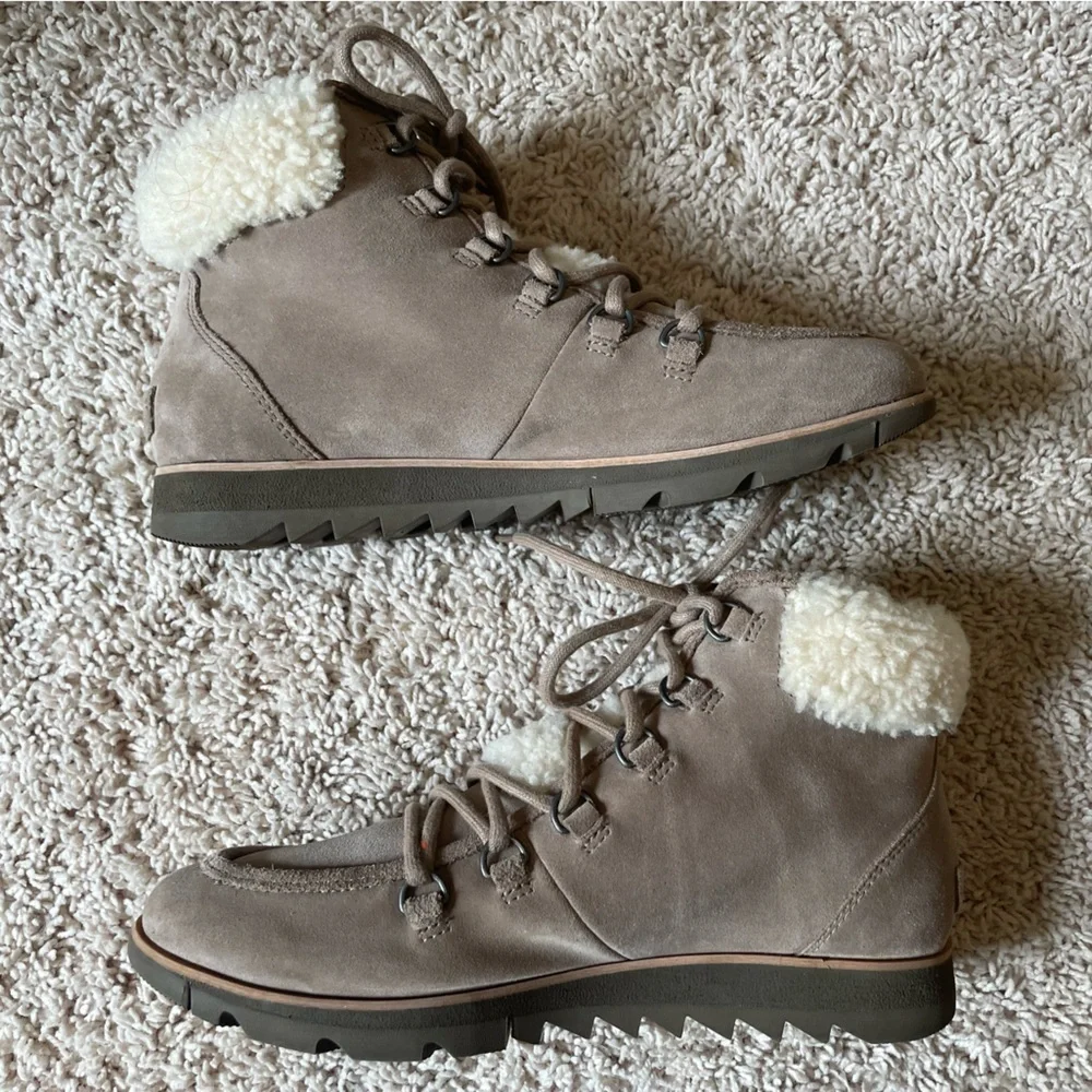 Sorel Sherpa Trim Harlow Lace Up Bootie Taupe Leather  Waterproof Women's Sz 9